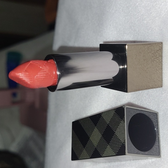 Lipstick - Picture 2 of 5